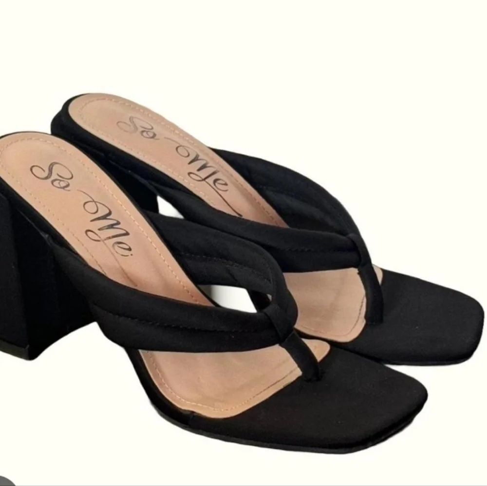 BRAND NEW SO ME THONG SQUARE TOE WOMEN's HEELED SANDALS